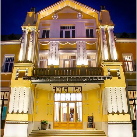 Hotel Lev Levice Exterior foto
